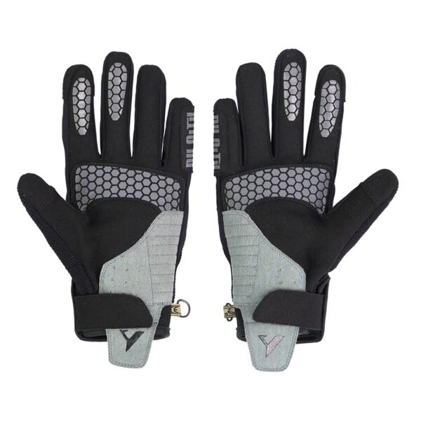 Vista delantera par de guantes de moto marca Gloves Sierra en gris